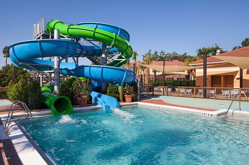 Spacious Regal Oaks Townhome by Disney — 4-Star Luxury Hotel in Orlando, United States