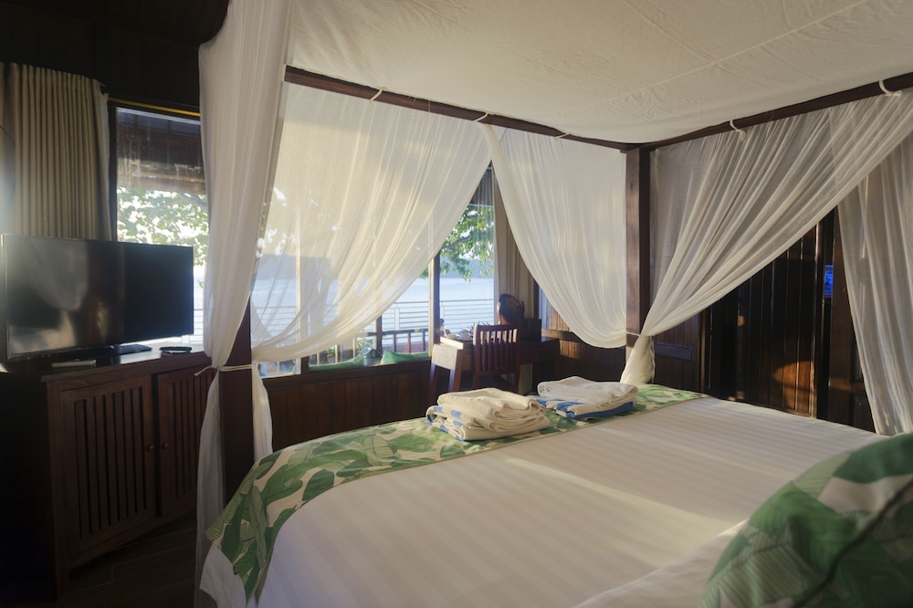 Sylvia Beach Villa — 4-Star Luxury Hotel in Labuan Bajo, Indonesia