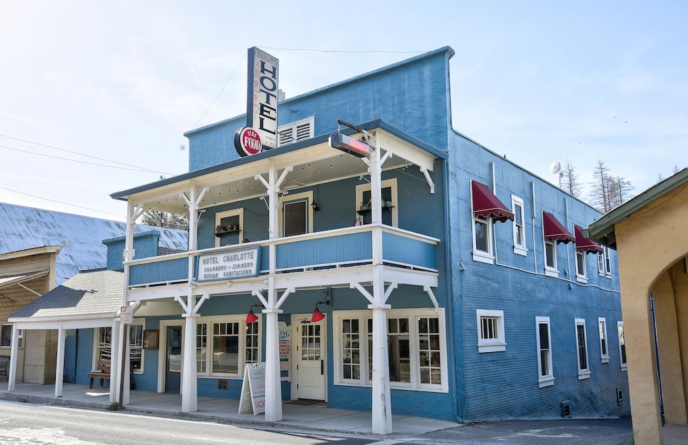 Hotel Charlotte — Groveland