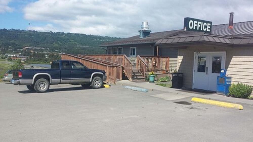 Beluga Lake Lodge - photo 11