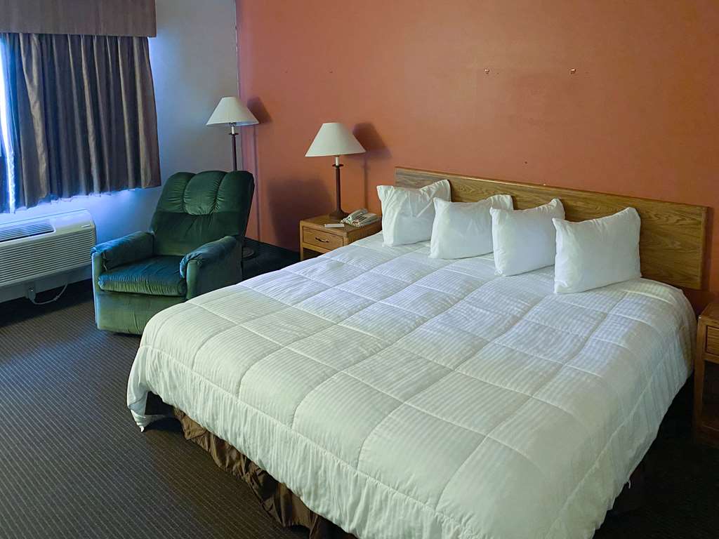 Motel6 Norway MI - photo 8