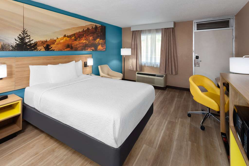 Days Inn by Wyndham Shelby - photo 16