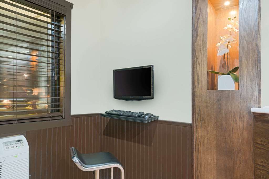 Super 8 by Wyndham Marshall MN - photo 15