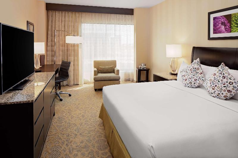 Hotel Zessa Orange County Airport a DoubleTree by Hilton - photo 61
