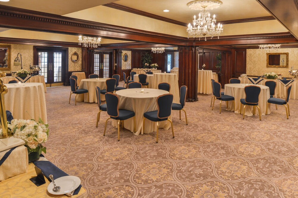 Madison Hotel - photo 56