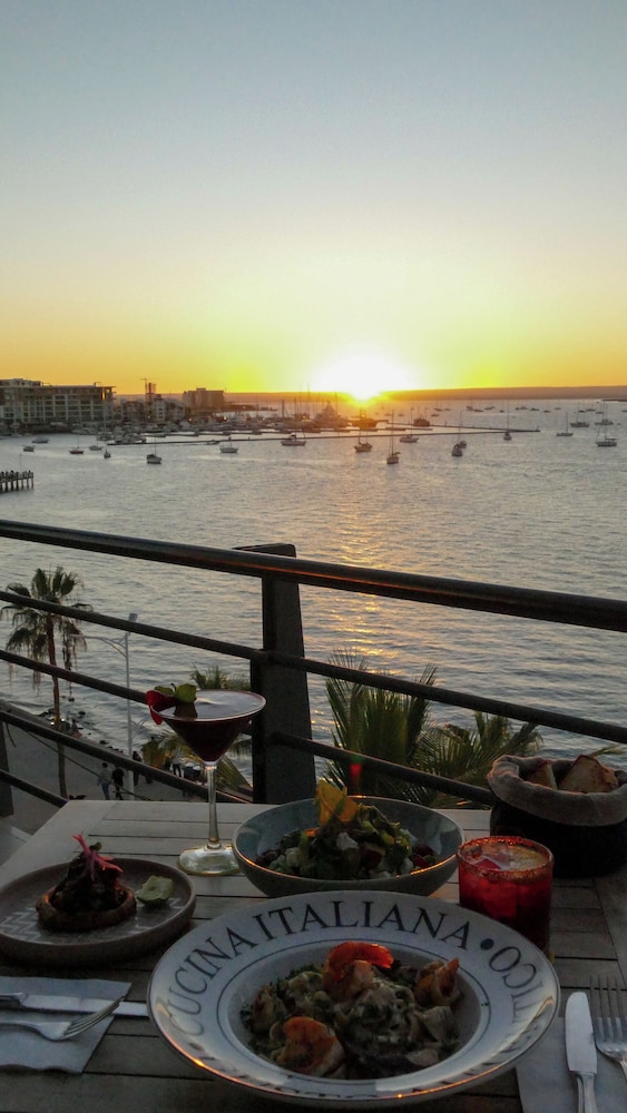 Seven Crown La Paz Malecon
