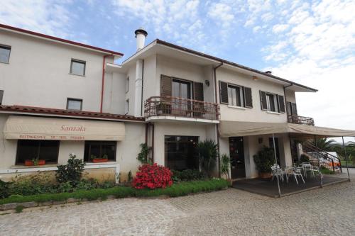 Senhor dos Perdoes Alojamento Local — hotel in Ribeirao