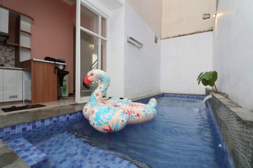 Villa Cordoba D1 Private Pool and Karaoke — 4-Star Luxury Hotel in Batu, Indonesia