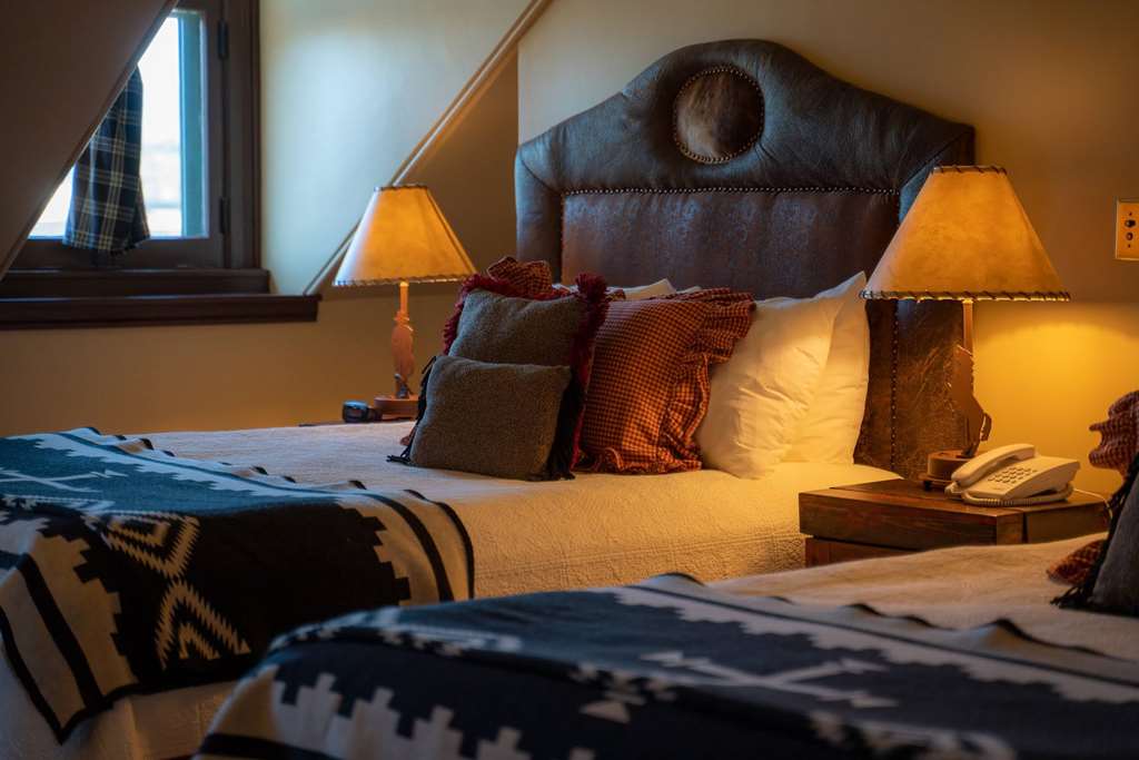 Sheridan Inn B W Signature Collection - photo 47