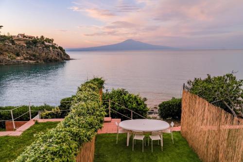 Villa La Vista Baia Del Gambero — 4-Star Luxury Hotel in Augusta, Italy