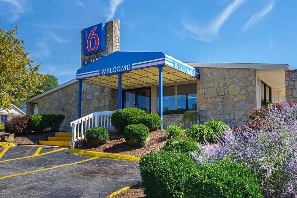Motel 6 Bloomington Indiana - photo 24
