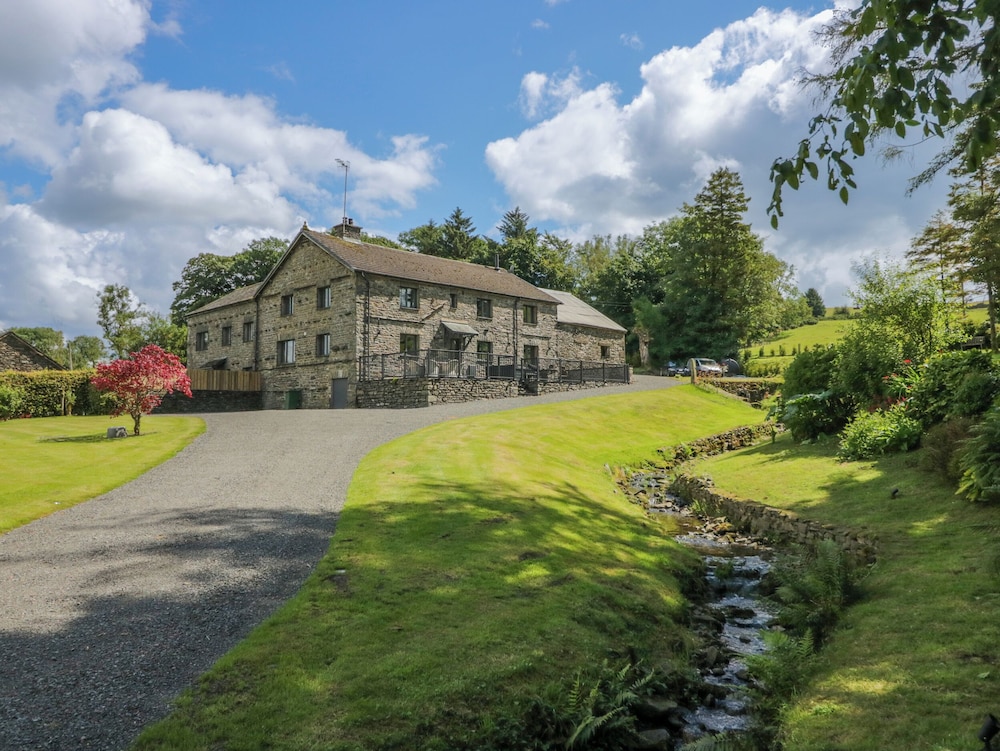 Fell View House — 4-Star Luxury Hotel in Kendal, United Kingdom