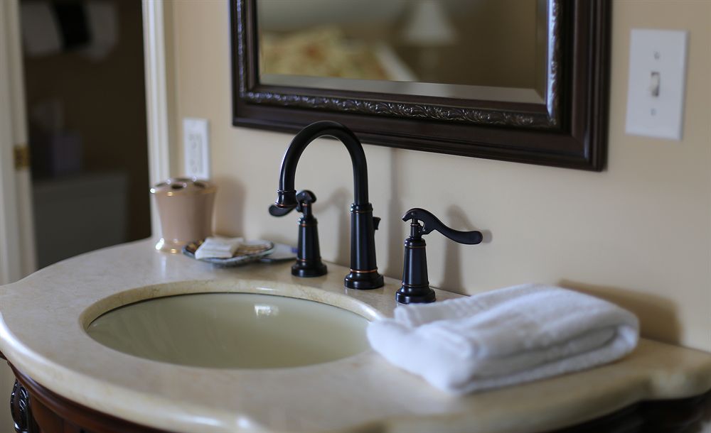 Brick Hotel on the Circle - photo 18