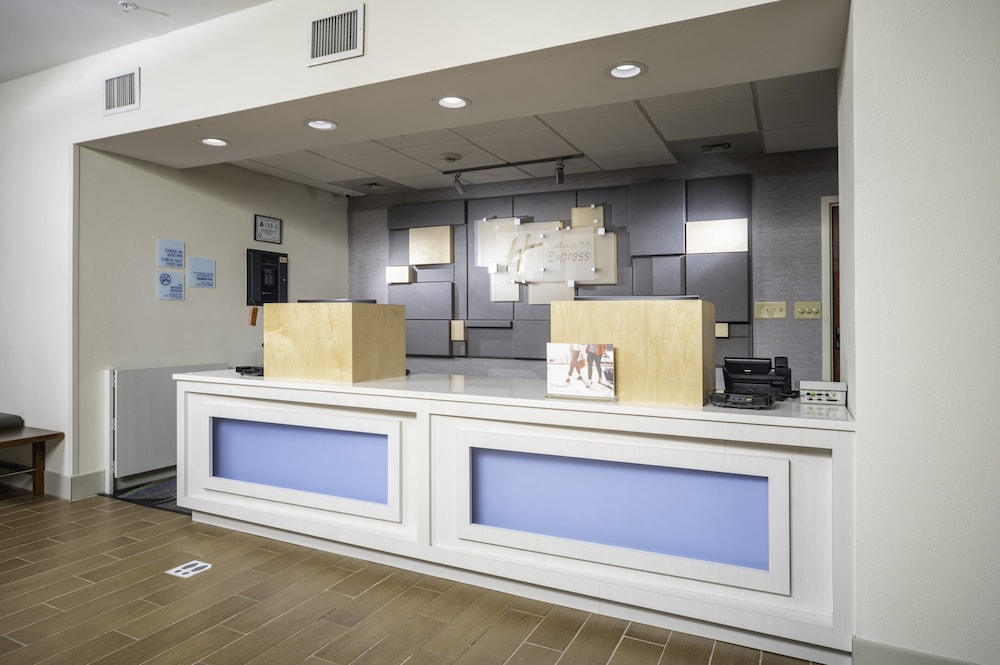 Holiday Inn Express Clayton by IHG - photo 3