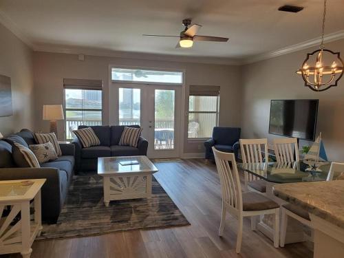 Lakefront 311 - carbon neutral hotel in Destin