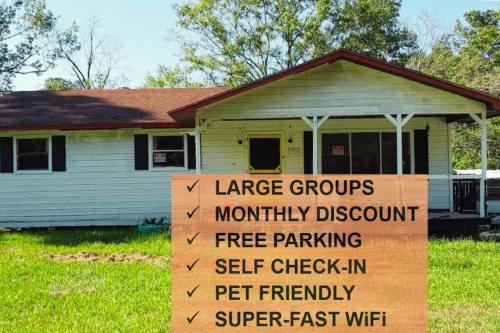 Texas Tranquility Your Ideal Orange Rental Homes — 4-Star Luxury Hotel in Orange, United States