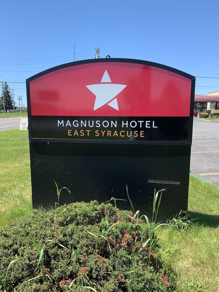 Howard Johnson East Syracuse - photo 3