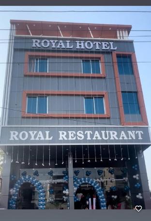 Royal Hotel And Restaurant — hotel in Ringas