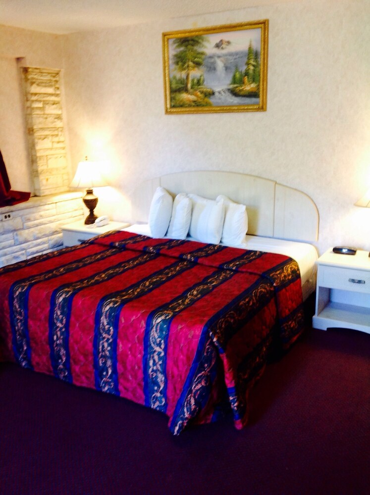 Red Carpet Inn and Suites Hammonton - photo 10