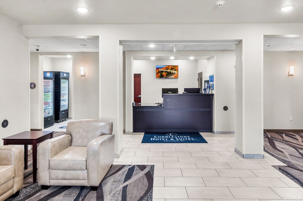 Cobblestone Hotel & Suites Denmark Green Bay - photo 22