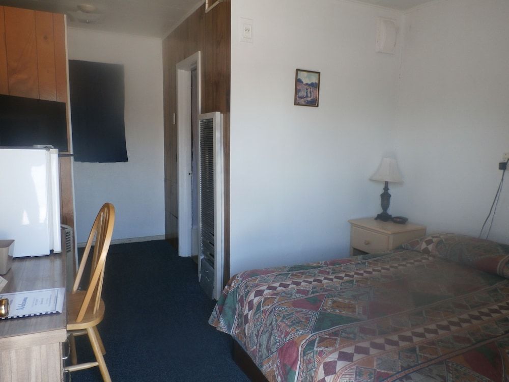 The Sage Motel - photo 26