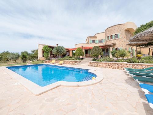 Ses Mires — 4-Star Luxury Hotel in Santa Cruz De La Zarza, Spain