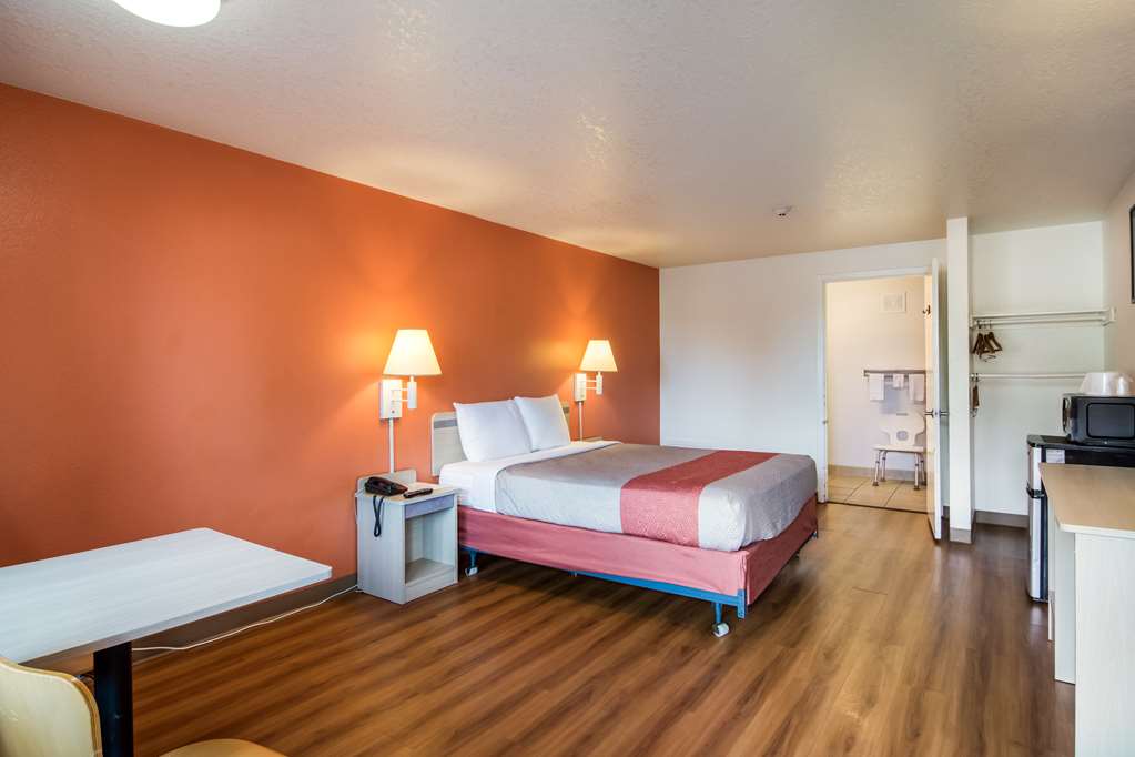 Motel 6 Vancouver WA - photo 19