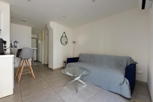 Provençal Studio Netflix Appart hotel Provence — hotel in La Fare-Les-Oliviers