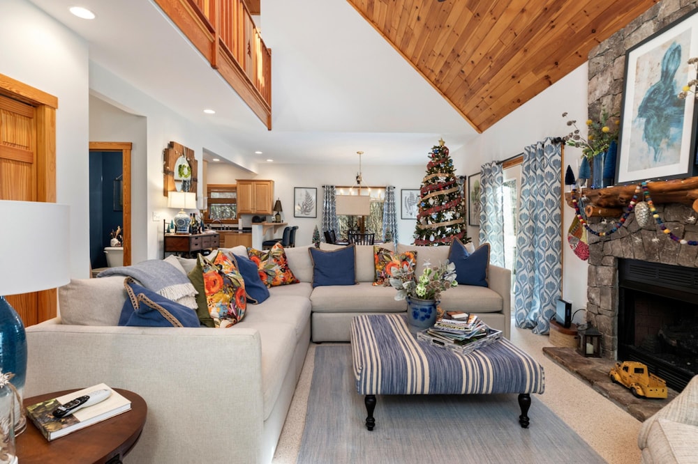 111 Hickory Springs in Wintergreen Resort - photo 9