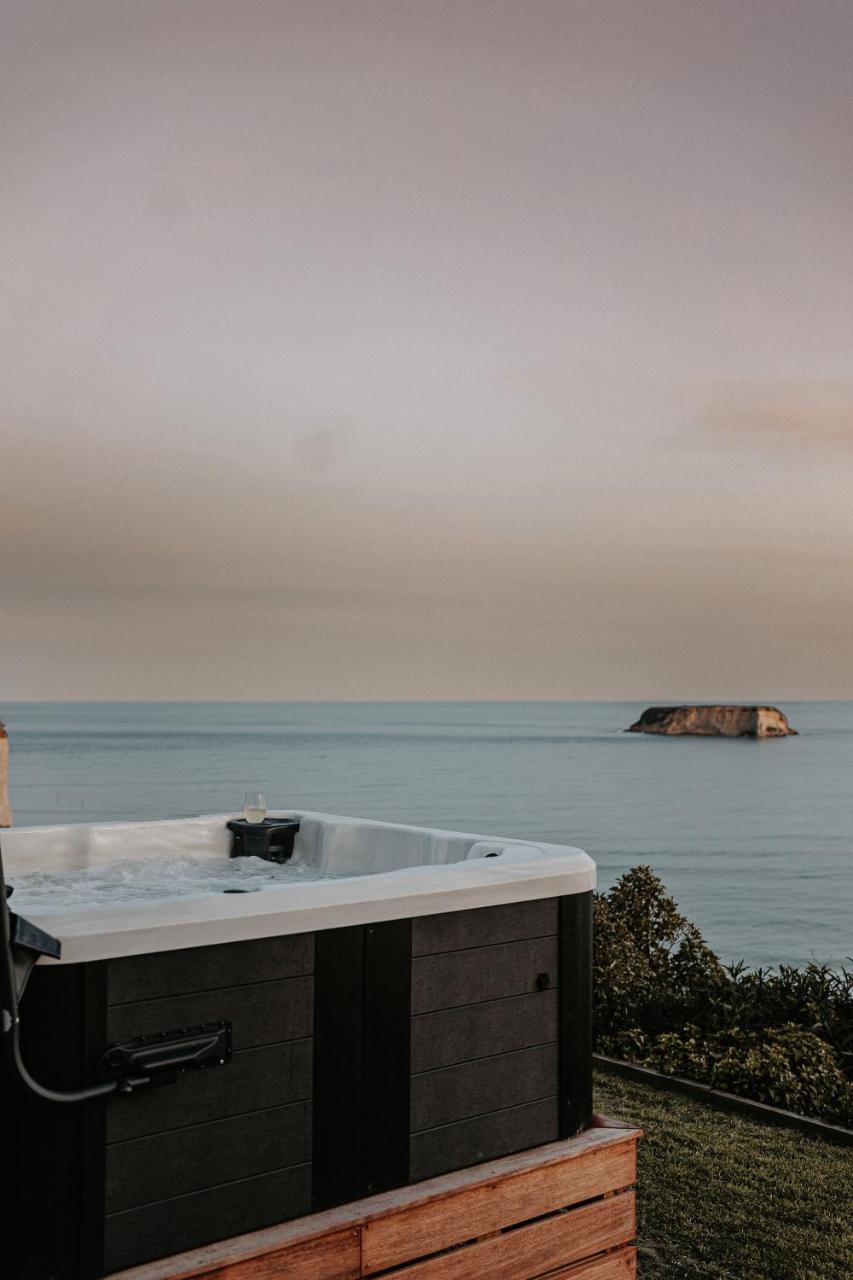 Ocean View Bach - carbon neutral hotel in Unknown City