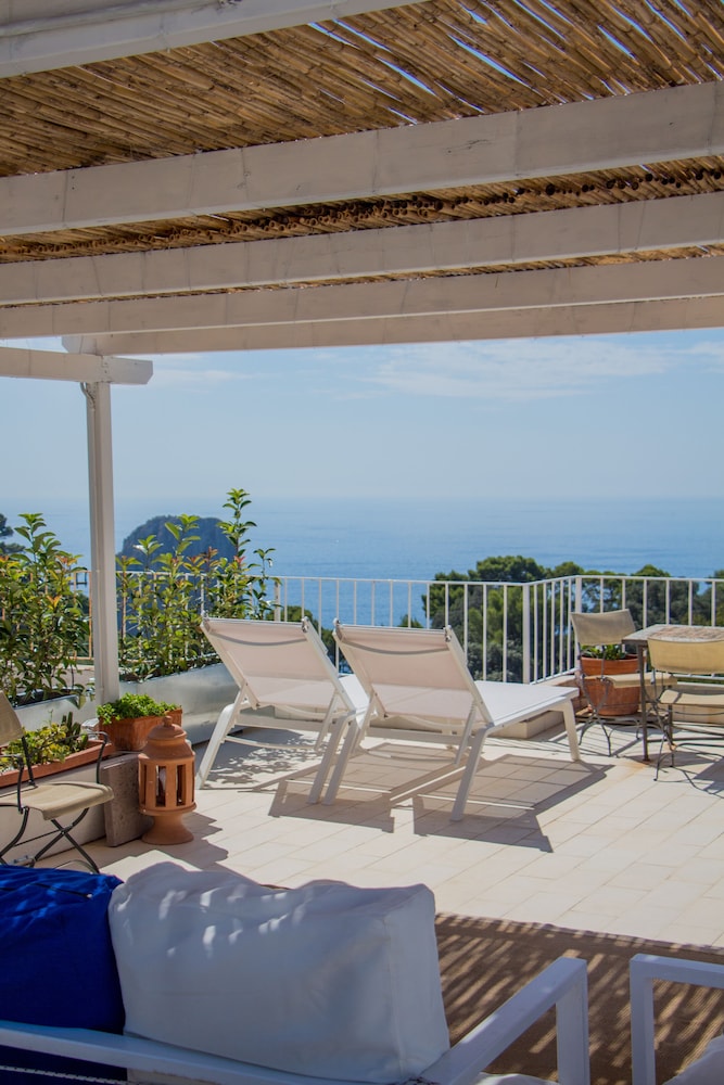 Attico Capri — 4-Star Luxury Hotel in Capri, Italy