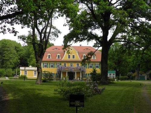 Fledermausschloss - carbon neutral hotel in Lohsa