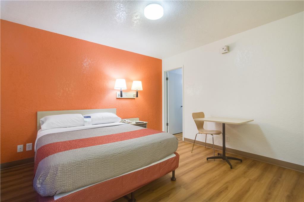 Motel 6 Lakewood CO - photo 4