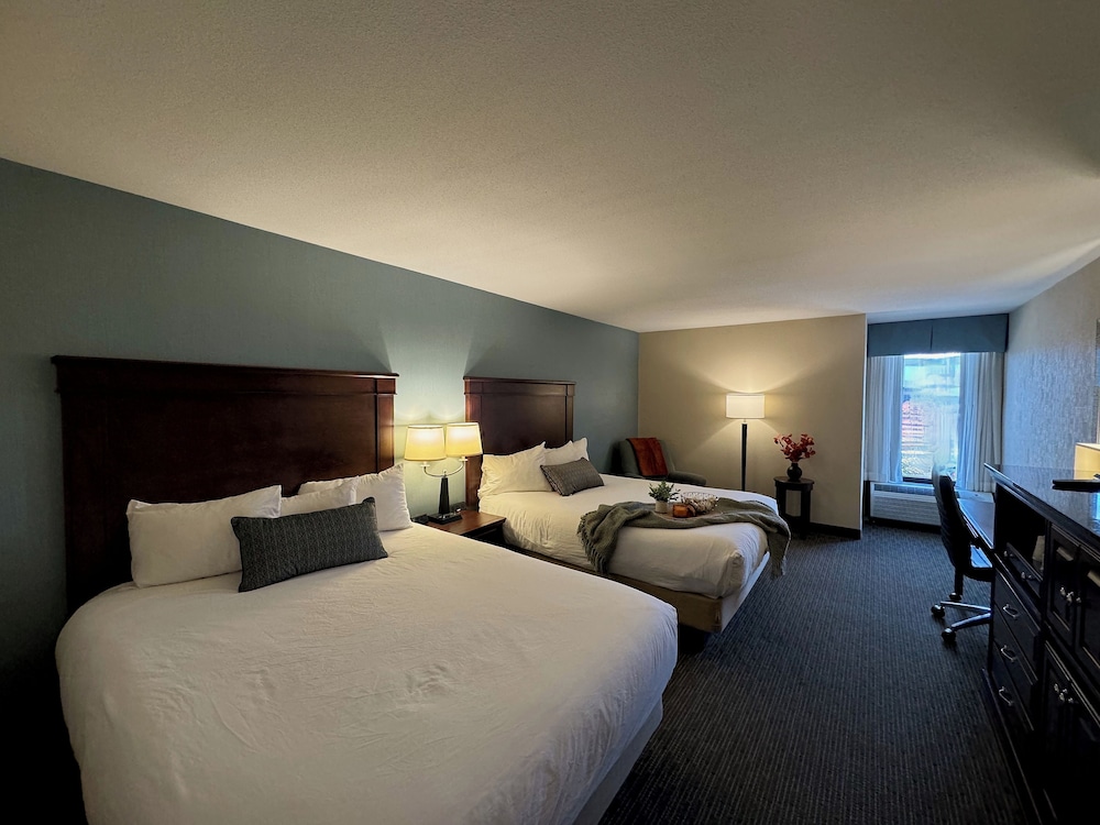 Hotel Indigo Detroit North Troy by IHG - photo 23