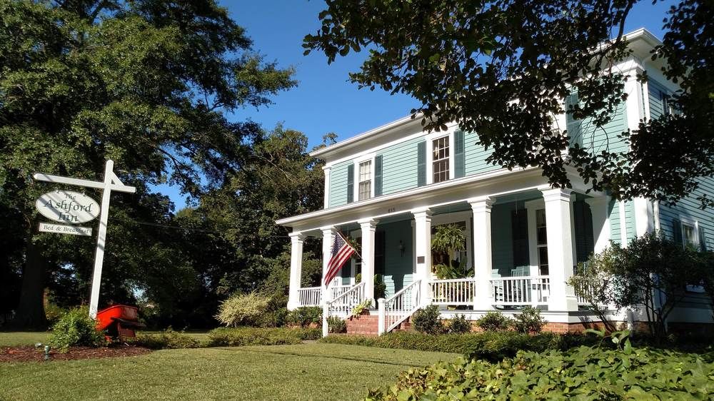 The Ashford Inn in Clinton, United States