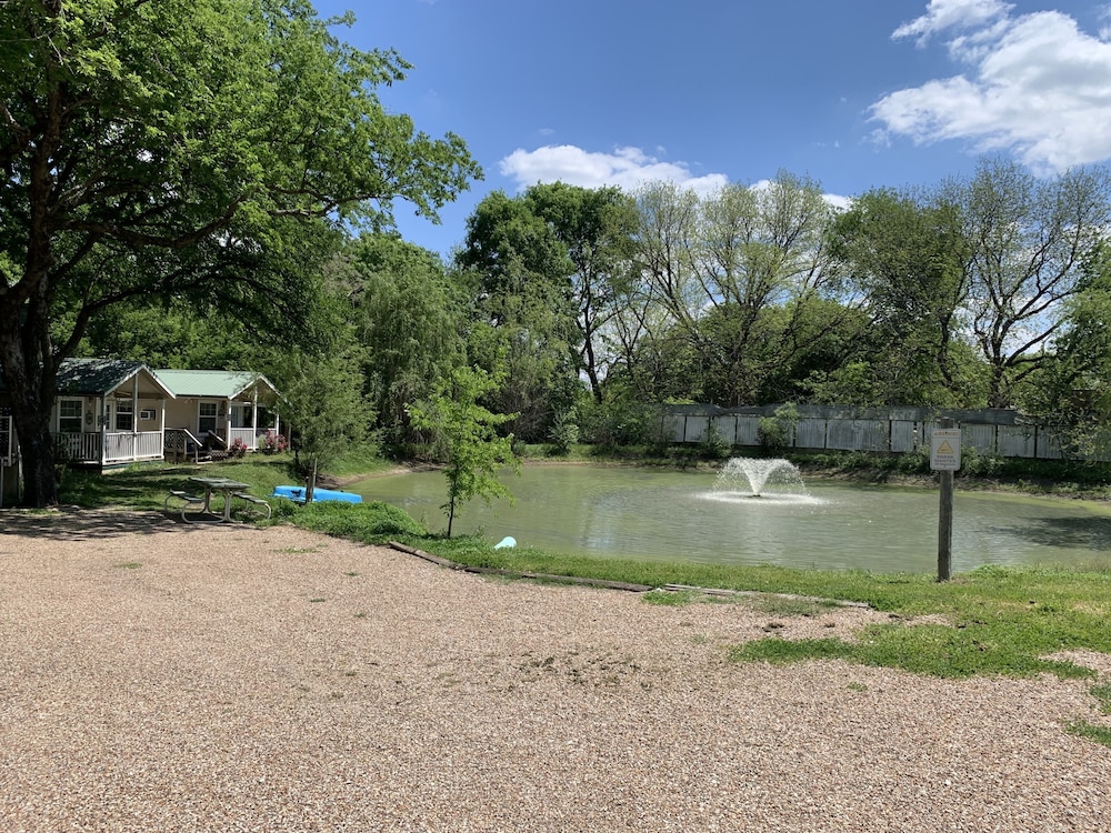 Old Irish Inn in Denton, United States