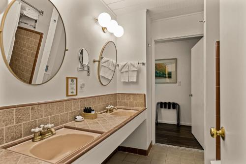 El Pueblo Inn - photo 94