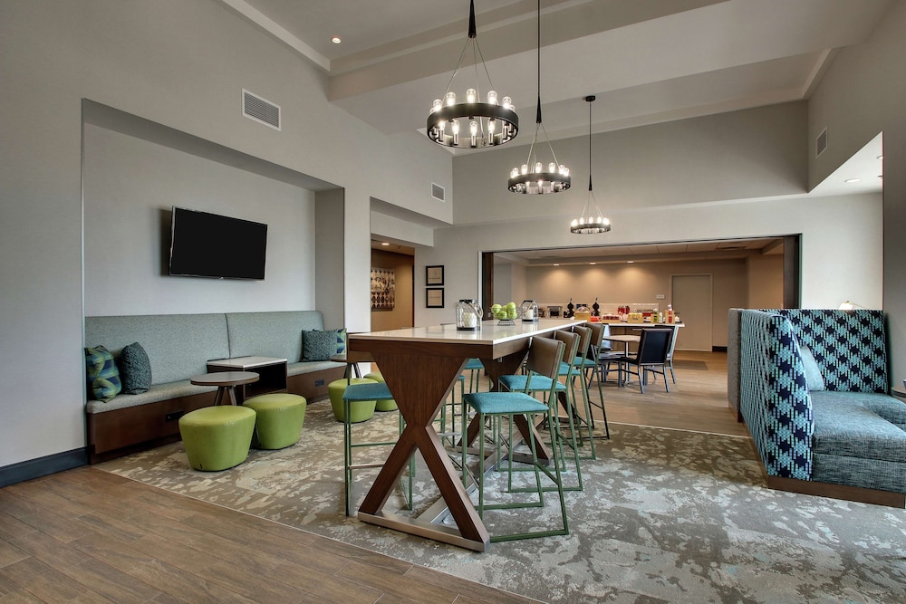 Hampton Inn & Suites Southport - photo 40