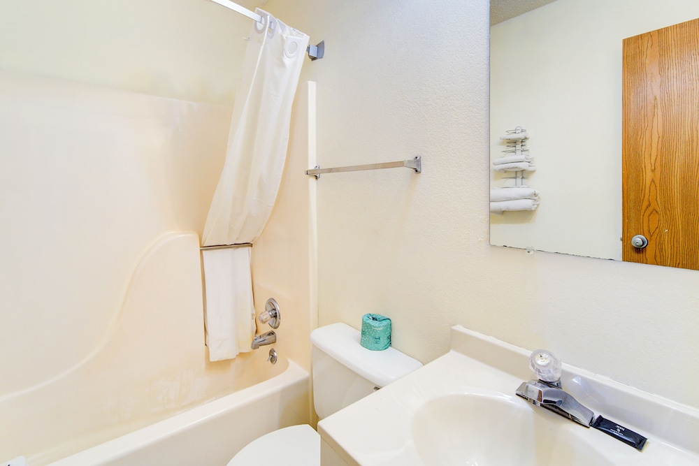 Capital O Amerihost Inn and Suites Kingdom City Hwy 54 MO - photo 39