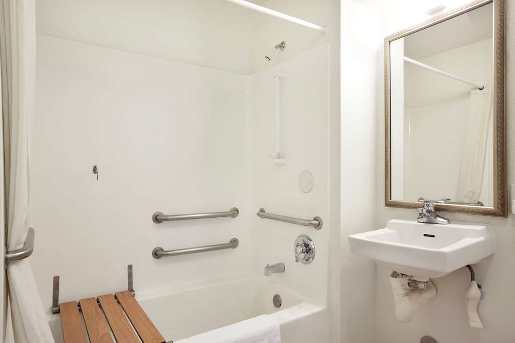 Super 8 by Wyndham Garland Rowlett East Dallas Area - photo 13