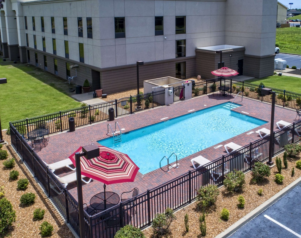 Hampton Inn Blytheville - photo 19