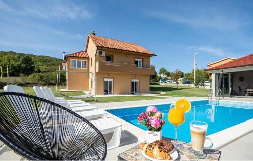 Stunning Home In Trilj With Wifi — 4-Star Luxury Hotel in Trilj, Croatia