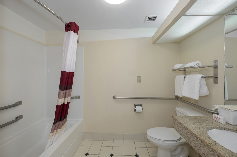 Red Roof Inn & Suites Newnan - photo 24