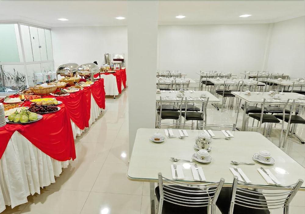 Golden dolphin express — 4-Star Luxury Hotel in Caldas Novas, Brasil