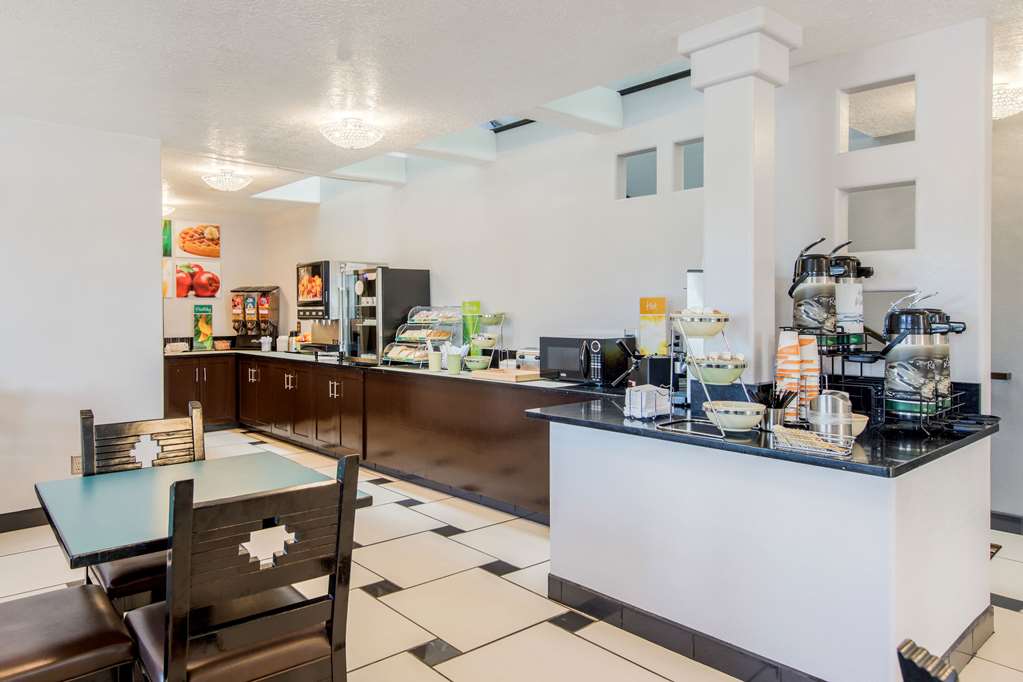 Quality Inn & Suites Albuquerque North near Balloon Fiesta Park - photo 29