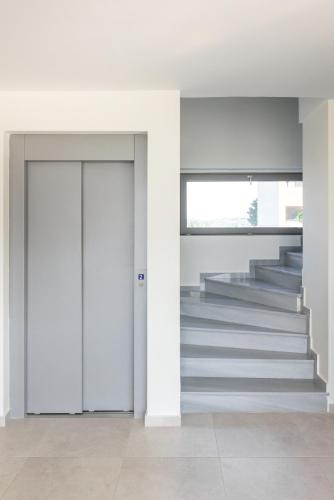 9 Doors — Nea Michaniona — photo 4
