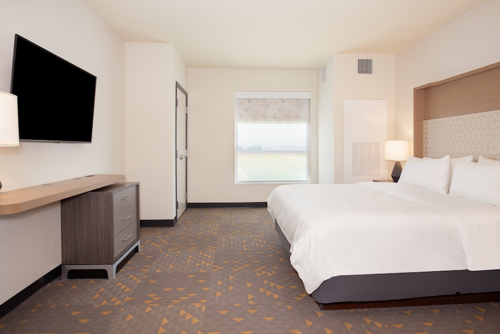 Holiday Inn Glendale Stadium & Ent Dist by IHG - photo 18