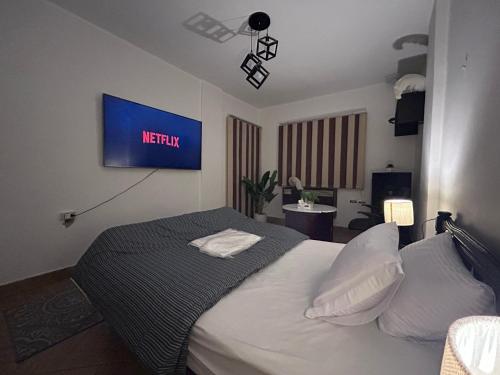 Private Sunny Room with Balcony in Cairo, Egypt