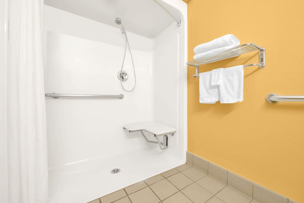 Microtel Inn & Suites by Wyndham Amarillo - photo 11