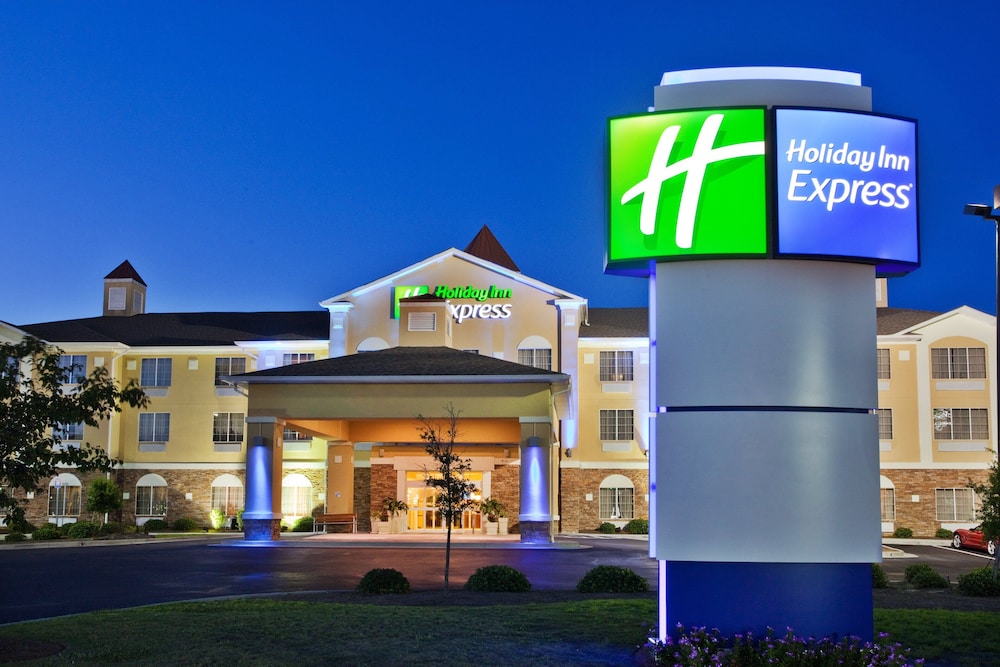 Holiday Inn Express Savannah Airport - photo 48